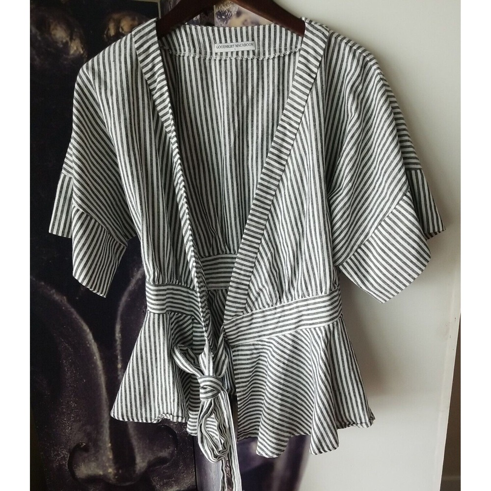 GOODNIGHT‎ MACAROON Women's Gray White Striped Full Wrap V Neck Shirt Size S